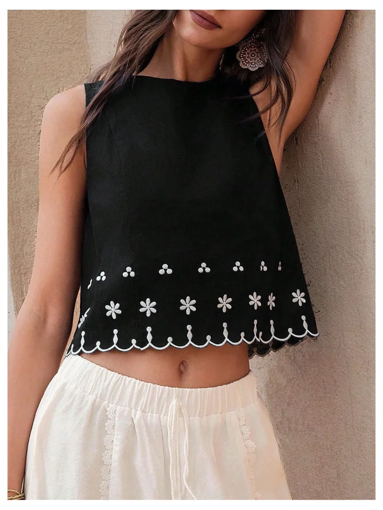 MAKEMECHIC Floral Crewneck Embroidery Crop Top, view 2