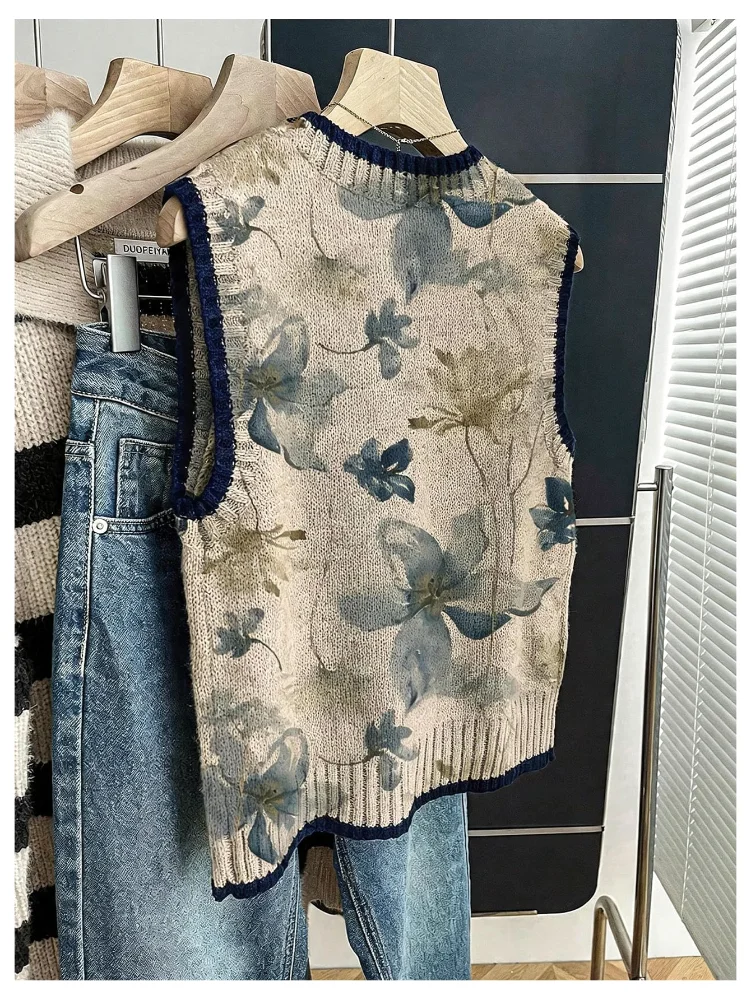 MAKEMECHIC Floral Knit Sleeveless Sweater Vest, view 3